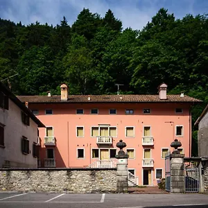 https://perarolo-halldis-apartments.hotelinveneto.com