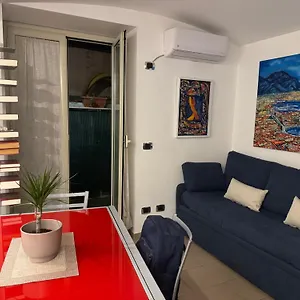 https://art-gallery-house-la-casa-dellarte.sicilyhotelsitaly.net